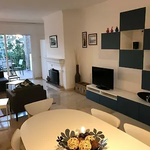 https://new-marbella-estepona-beach-frontline-apartment.1costadelsol.com